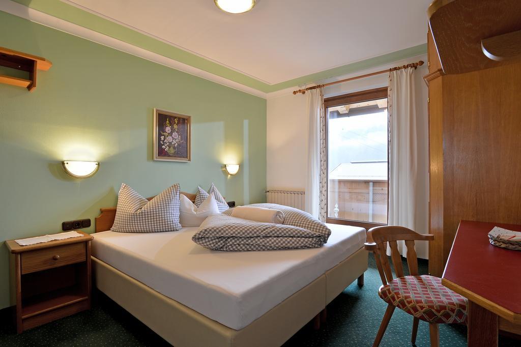 Landhaus Kumbichl Mayrhofen Room photo