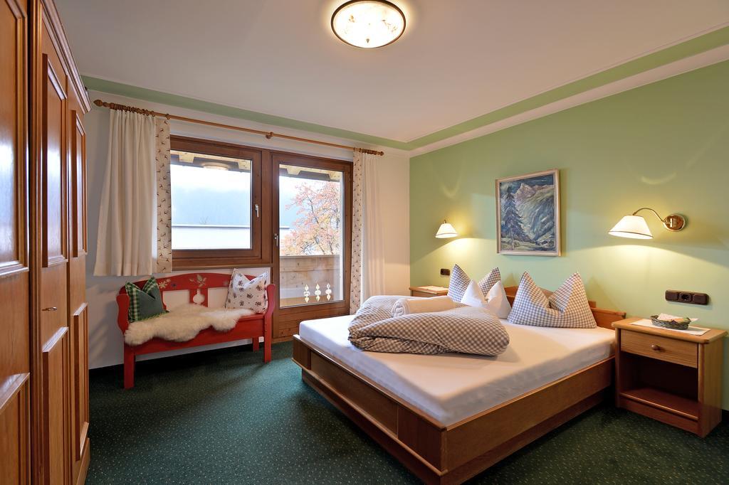 Landhaus Kumbichl Mayrhofen Room photo